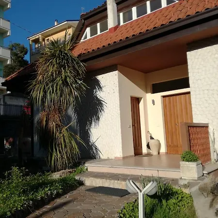Fonte Nuova 3*