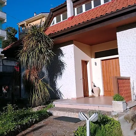 Bed & Breakfast Fonte Nuova 3*